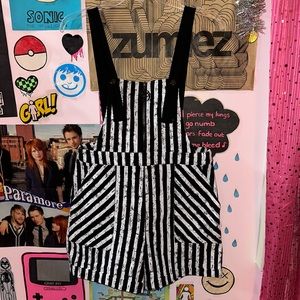 ***SOLD on Depop 🖤